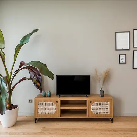 Legends House By Sweet 2*