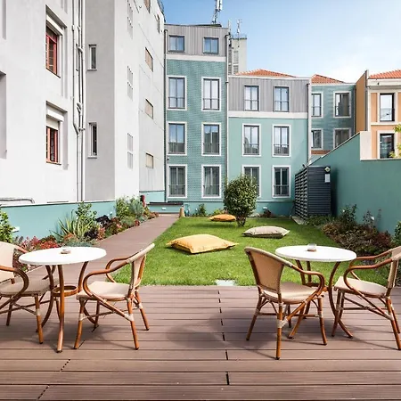 Hotel apartamentowy Legends House By Sweet 2*
