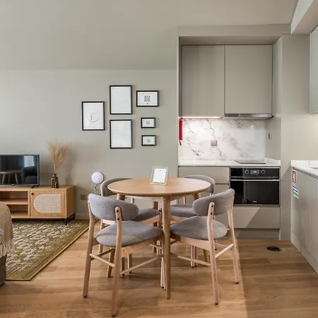 Hotel apartamentowy Legends House By Sweet